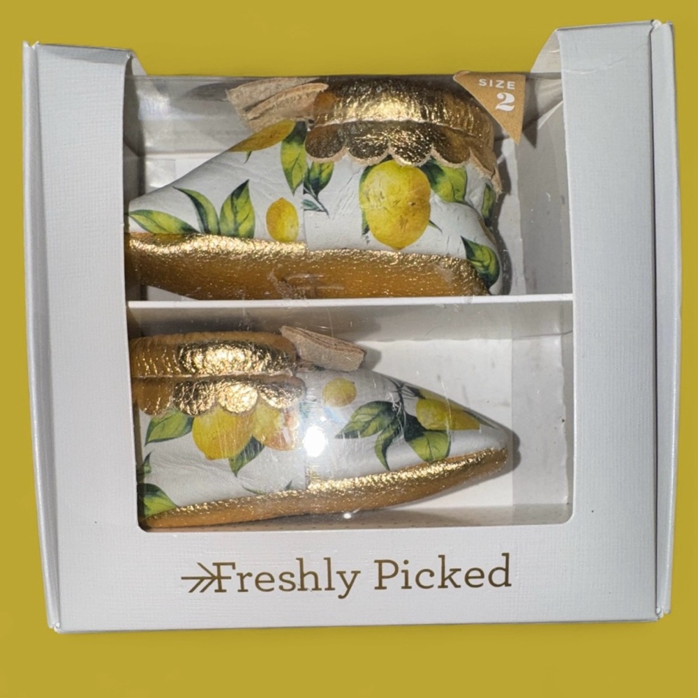 Freshly Picked Lemonade Bow Moccasins new in box size 2